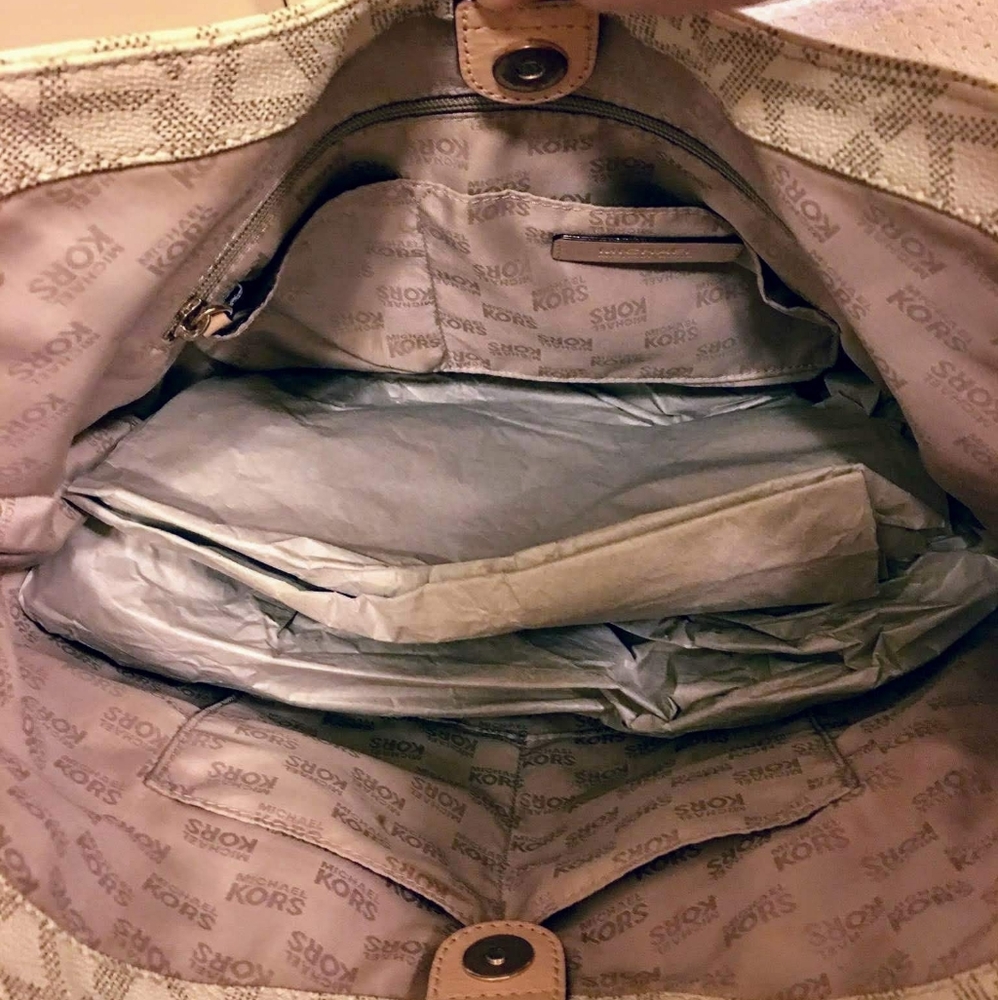 Authentic Michael Kors hobo bag - Picture 6 of 7
